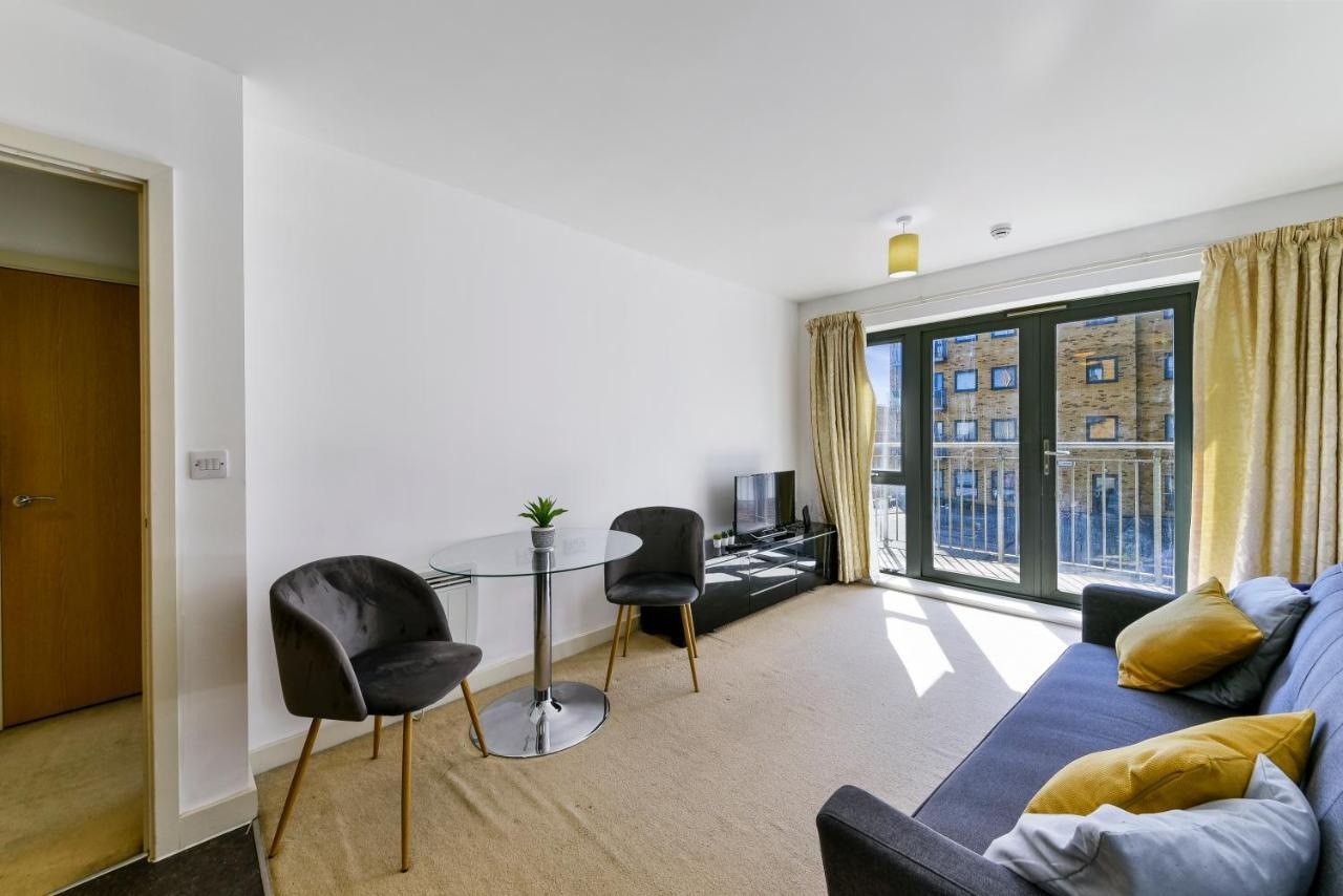 Luxe 1 Bed Flat 5 Mins To Stratford - Free Parking Apartment London Exterior photo